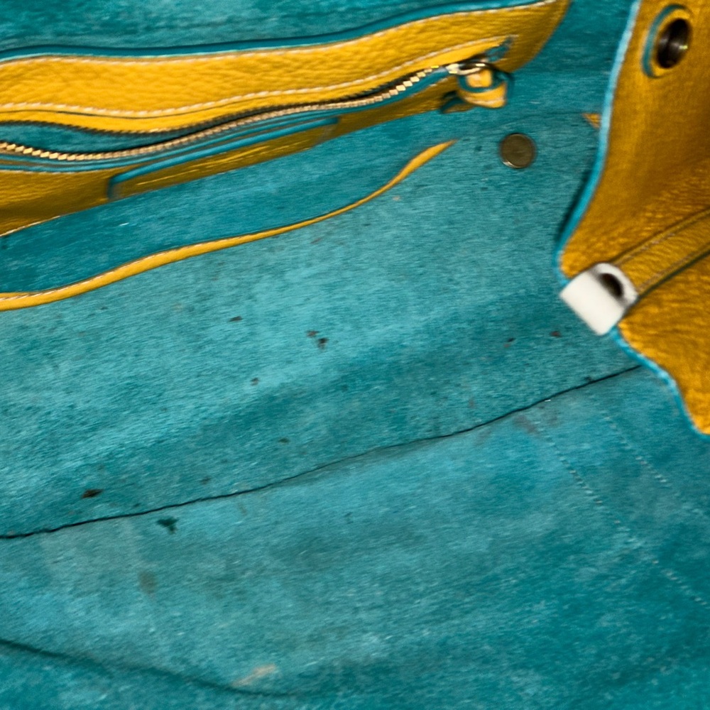 Small leather tote. - Picture 6 of 10